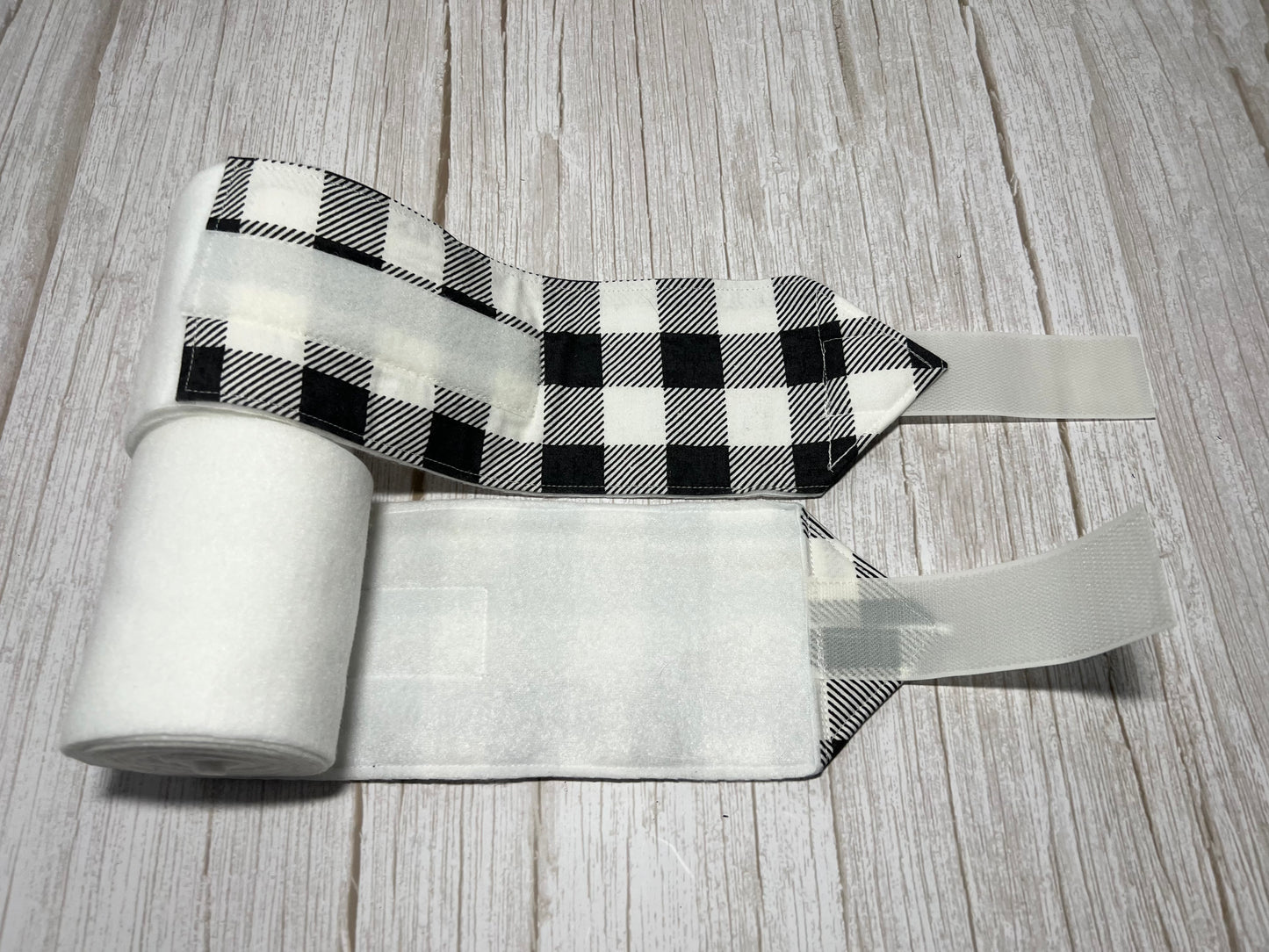 Set of 2 Horse Polo Wraps - White with Plaid