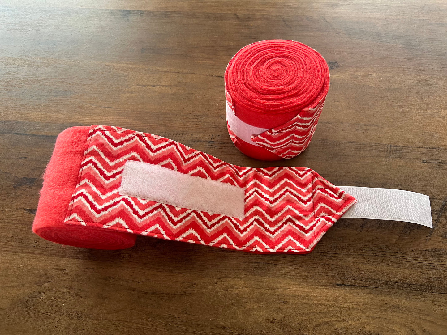 Lot de 2 polos pour chevaux - Rouge avec motif à chevrons
