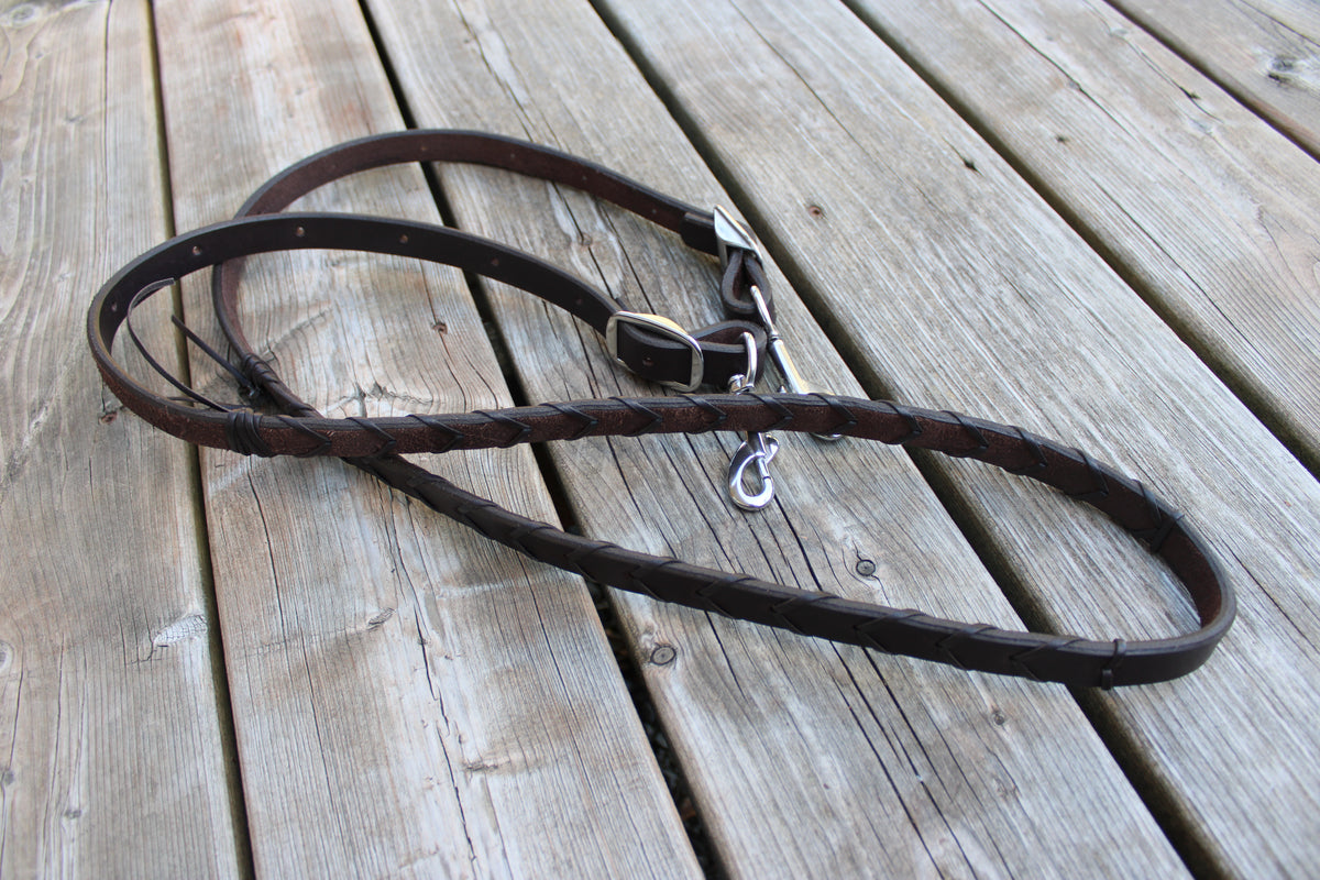 Rênes baril en cuir brun foncé lacées