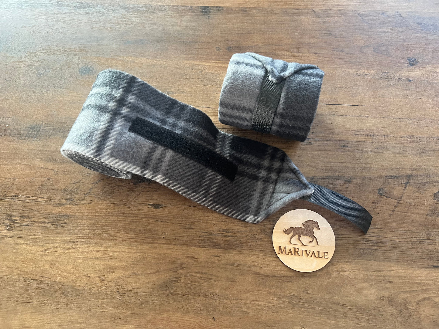 Lot de 2 polos pour chevaux - Noir et gris avec carreaux