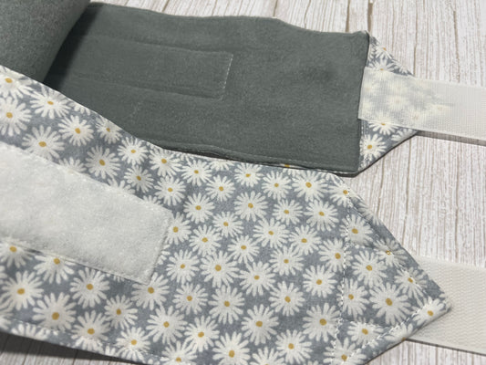 Set of 2 Horse Polo Wraps - Grey with Daisies