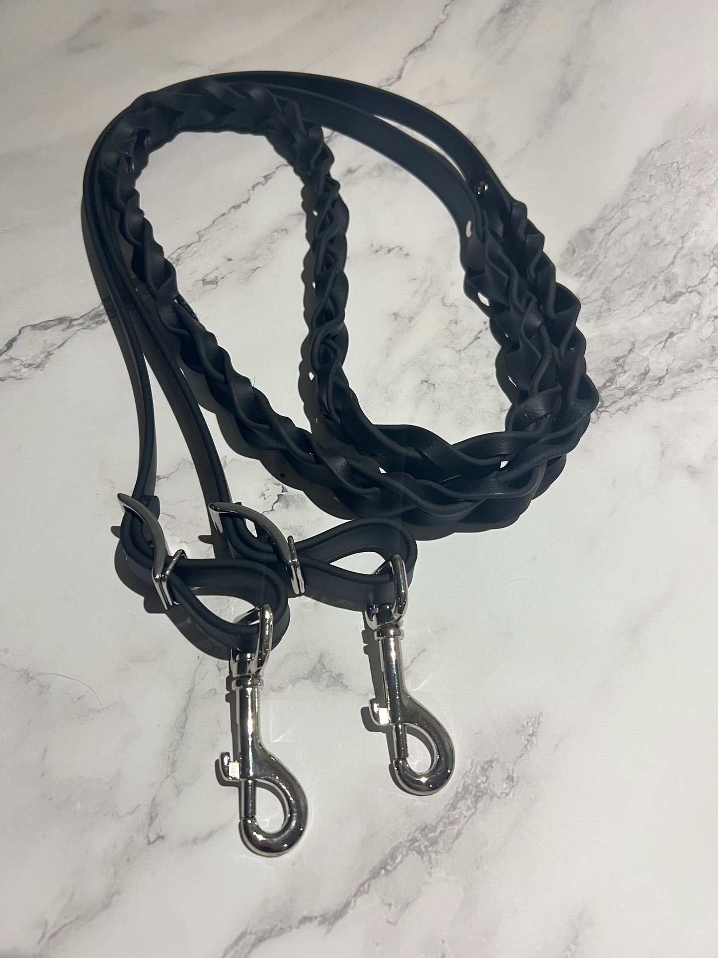 Rêne tressée ajustable en BioThane *Fabriquée sur commande*