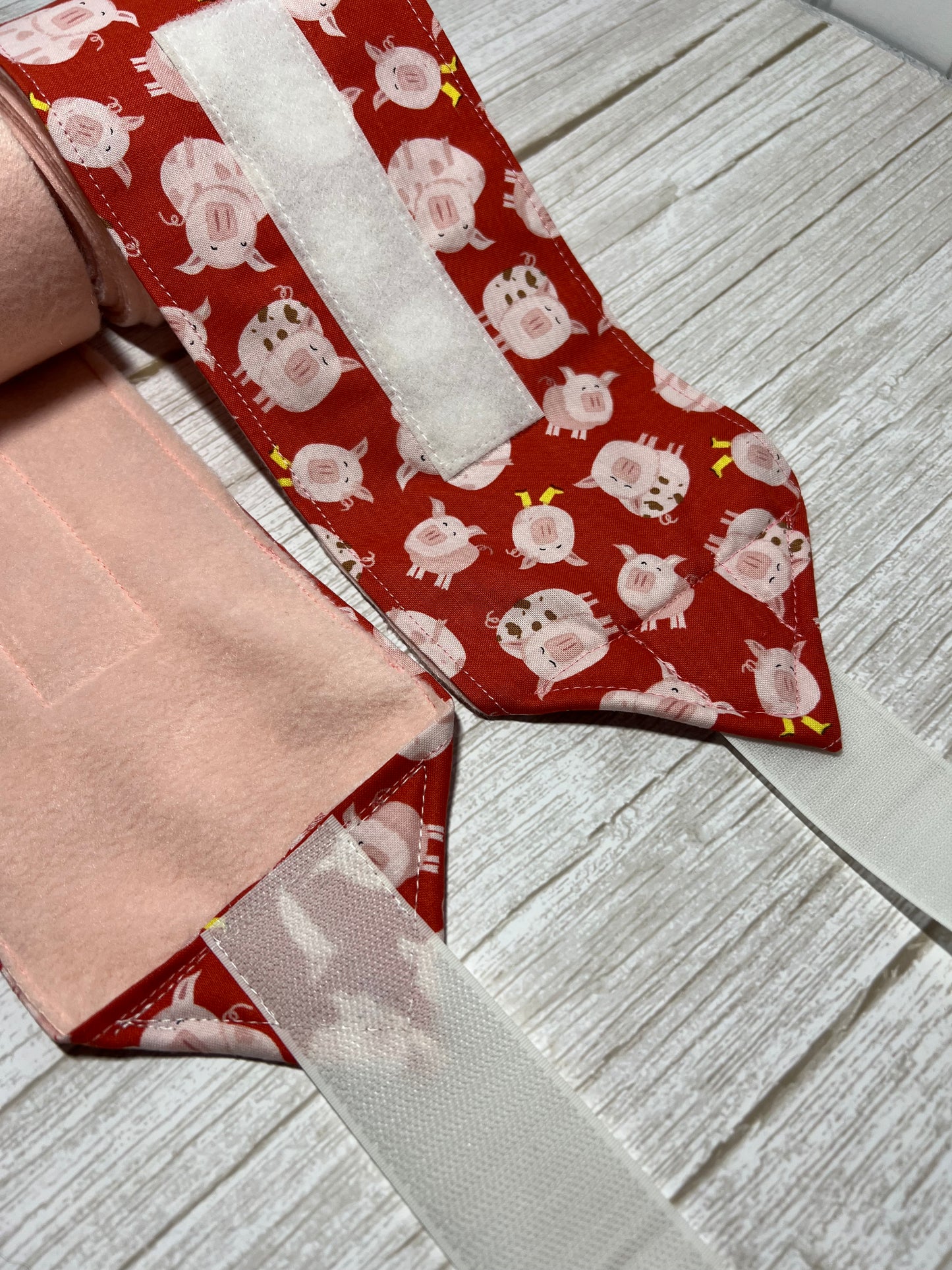 Set of 2 Horse Polo Wraps - Light Pink with Pigs