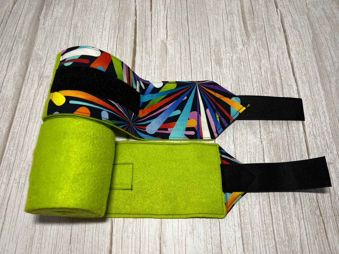 Lot de 2 polos pour chevaux - Vert citron avec motif coloré